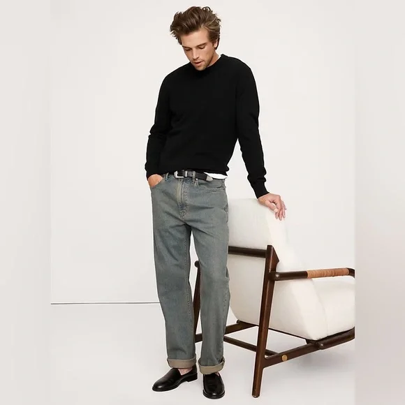 Banana Republic Men's 100% Cashmere Crew Neck Sweater in Black Soft 12 Gauge, LT - Picture 3 of 11